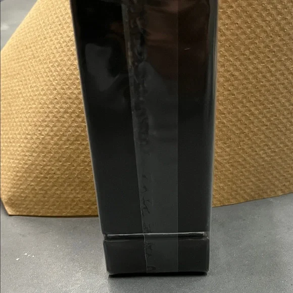 NIB Tom Ford Oud Wood Eau de Parfum in Sealed Box 1.7oz 50ml - Picture 5 of 9